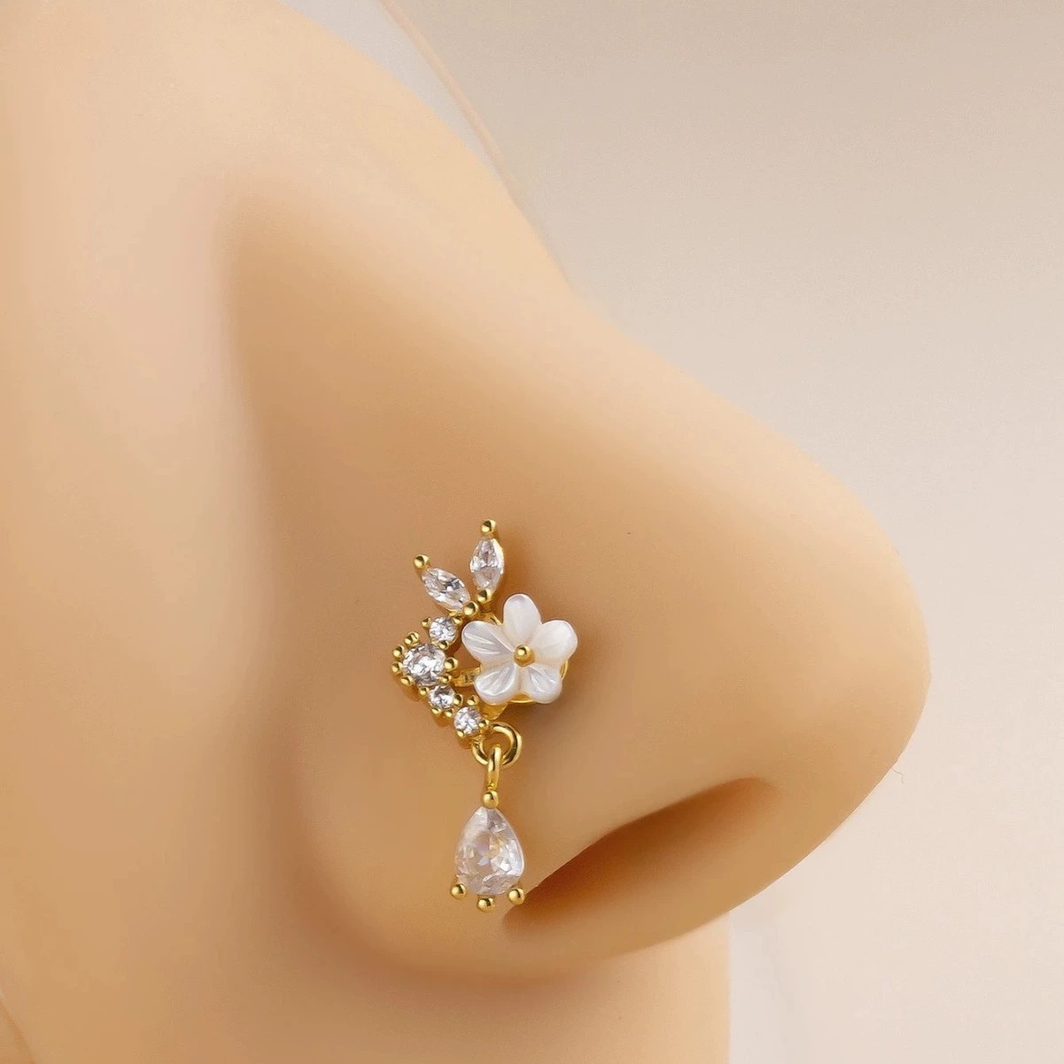 Gold Flower Nose Ring with Dan - Body Jewelry Surgical Steel 评论和价格